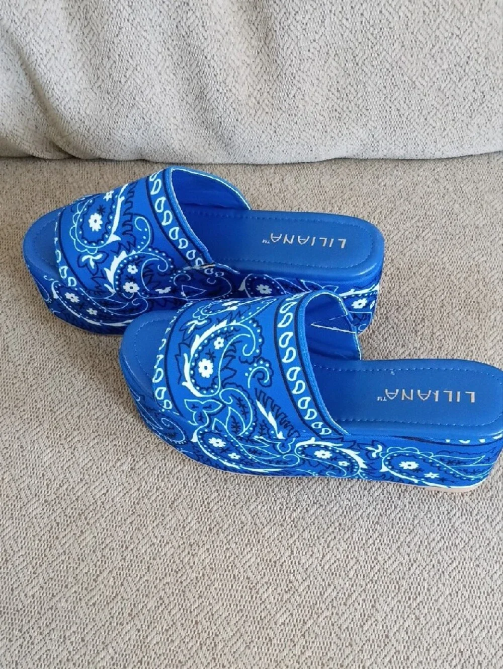 Liliana Blue Paisley Platform Slide Sandals